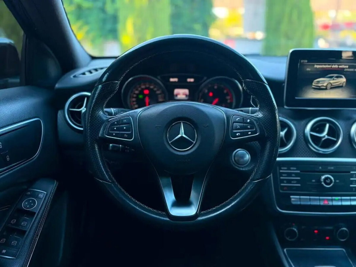 Mercedes-Benz Classe A 180 d Automatic Premium (10)