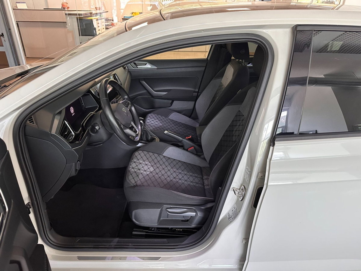 Volkswagen Taigo 1.0 TSI 110 CV DSG R-Line (11)