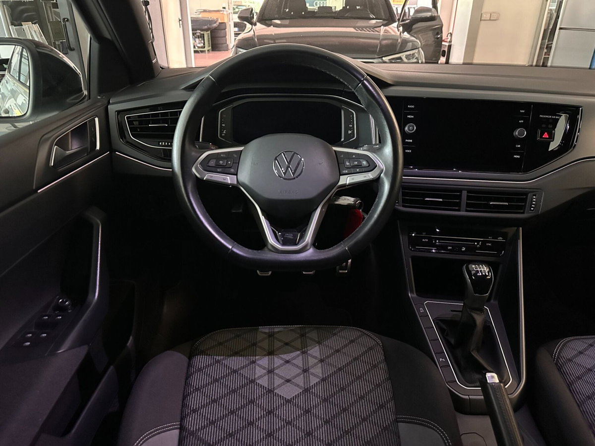 Volkswagen Taigo 1.0 TSI 110 CV DSG R-Line (14)