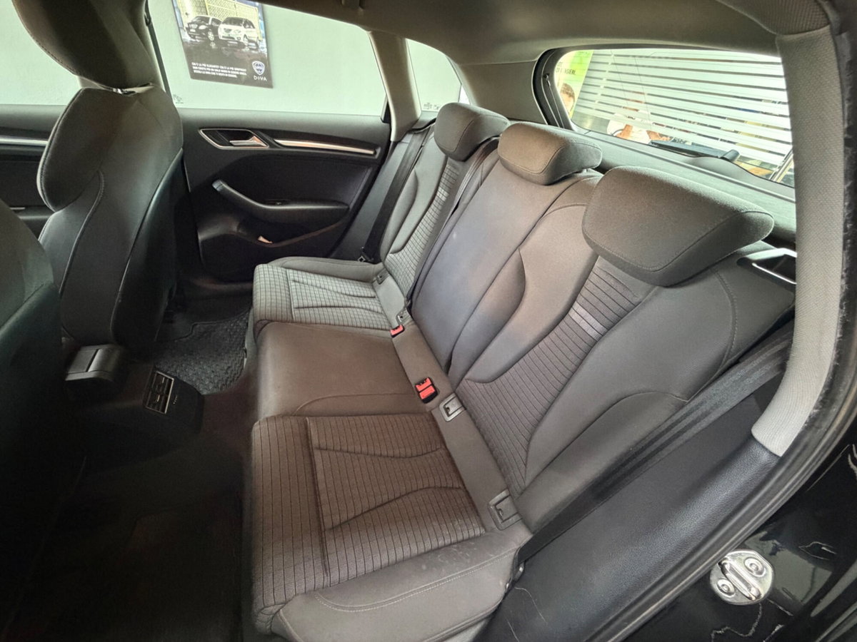 Audi A3 Sportback 1.6 TDI 116 CV S tronic Sport (12)
