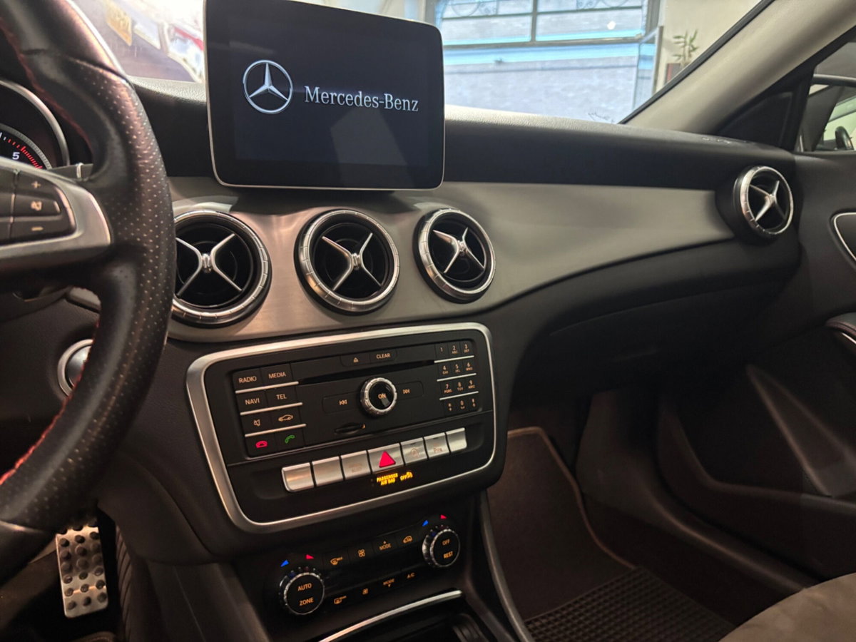 Mercedes-Benz CLA Shooting Brake 200 d Automatic Premium (12)