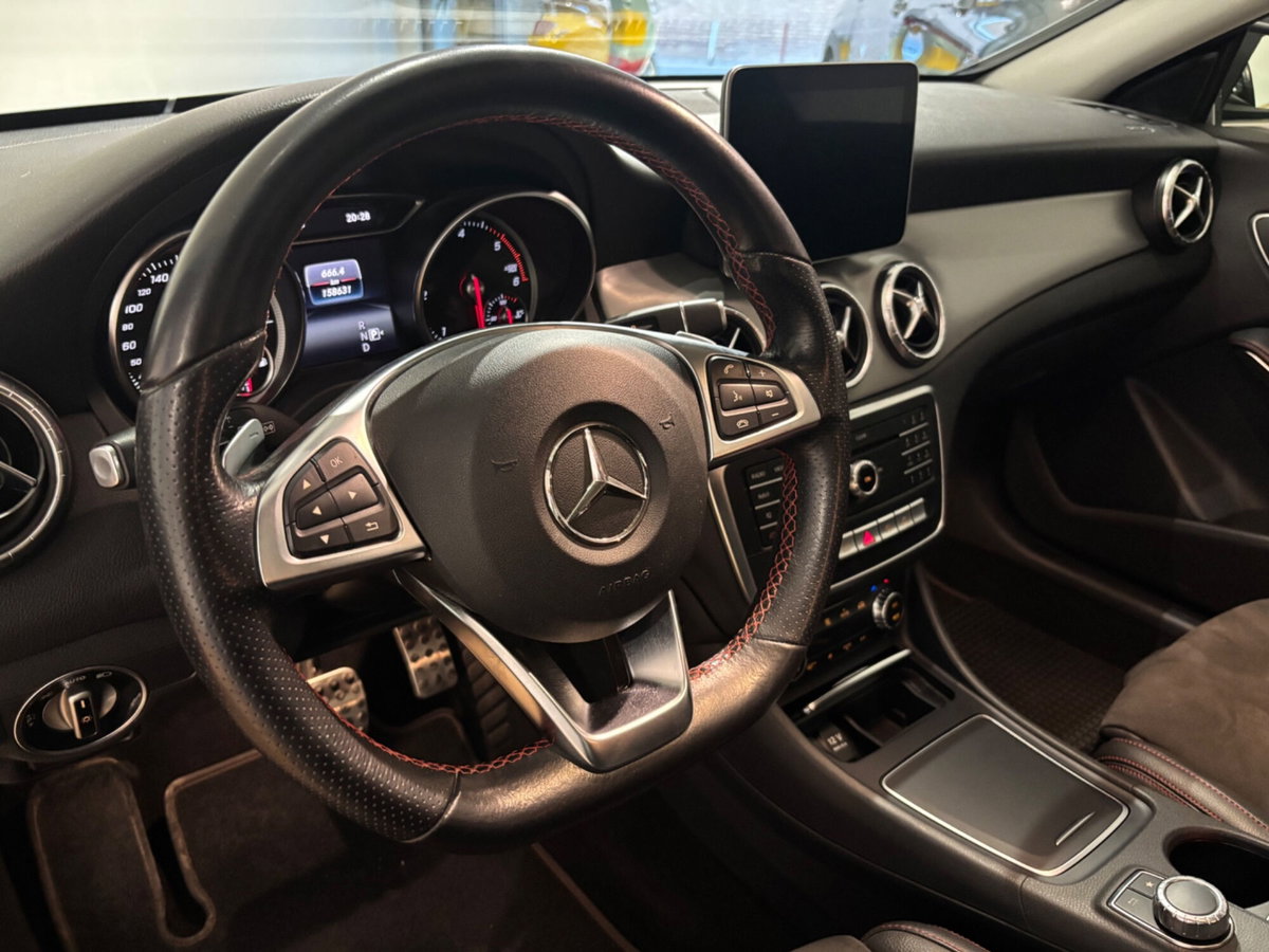 Mercedes-Benz CLA Shooting Brake 200 d Automatic Premium (13)