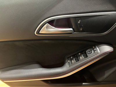 Mercedes-Benz CLA Shooting Brake 200 d Automatic Premium (14)