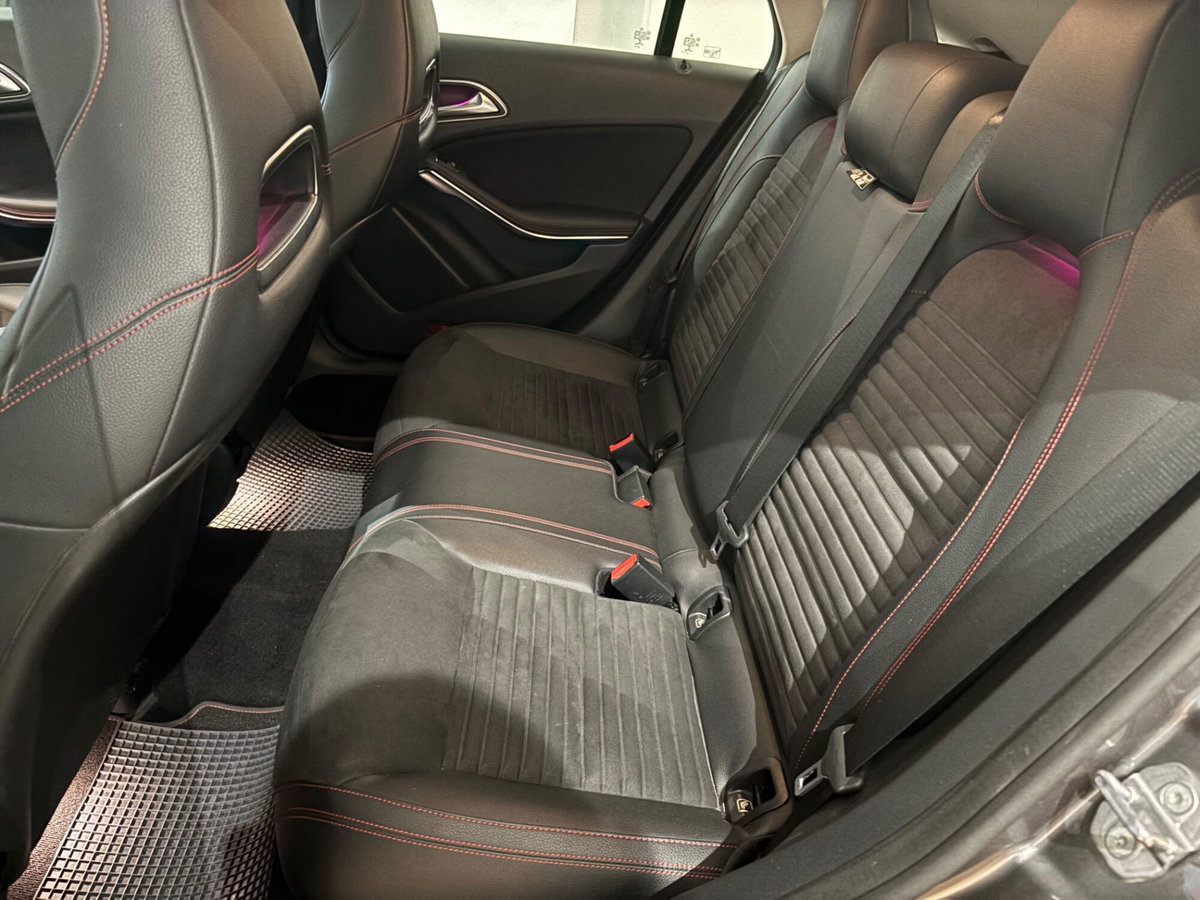 Mercedes-Benz CLA Shooting Brake 200 d Automatic Premium (15)