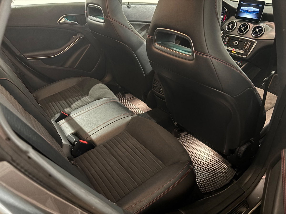 Mercedes-Benz CLA Shooting Brake 200 d Automatic Premium (17)