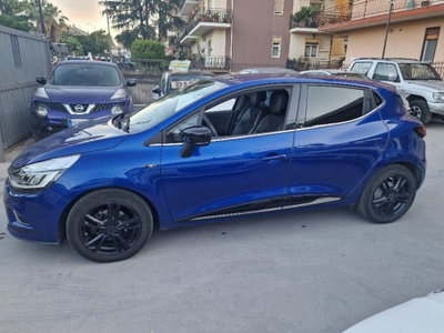Renault Clio dCi 8V 75 CV 5 porte Moschino Life (3)