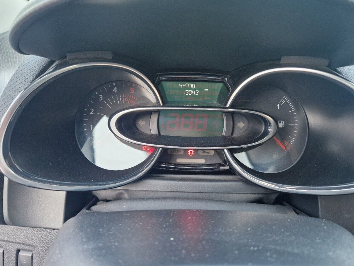 Renault Clio dCi 8V 75 CV 5 porte Moschino Life (8)