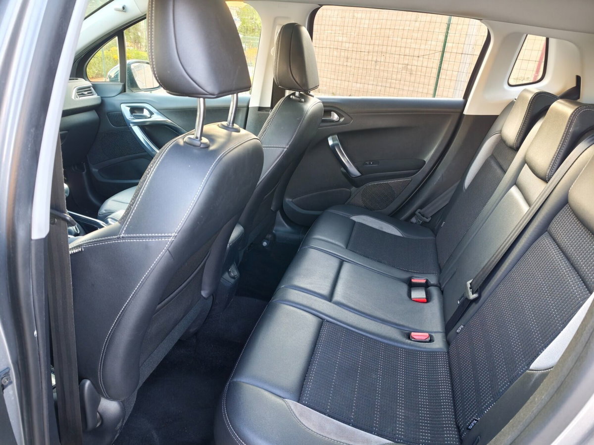 Peugeot 2008 e-HDi 115 CV Stop&Start Allure (12)