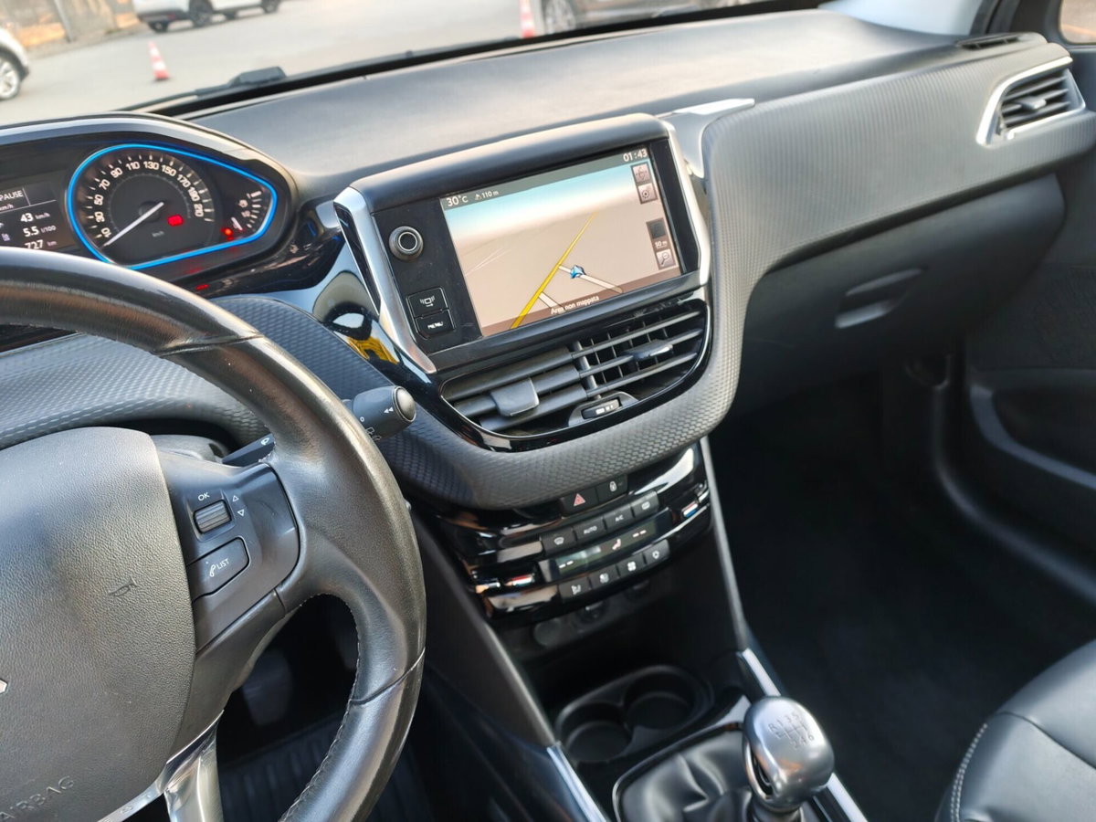 Peugeot 2008 e-HDi 115 CV Stop&Start Allure (14)