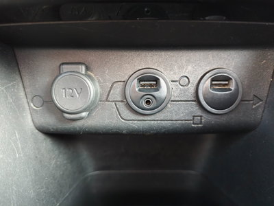Peugeot 2008 e-HDi 115 CV Stop&Start Allure (15)