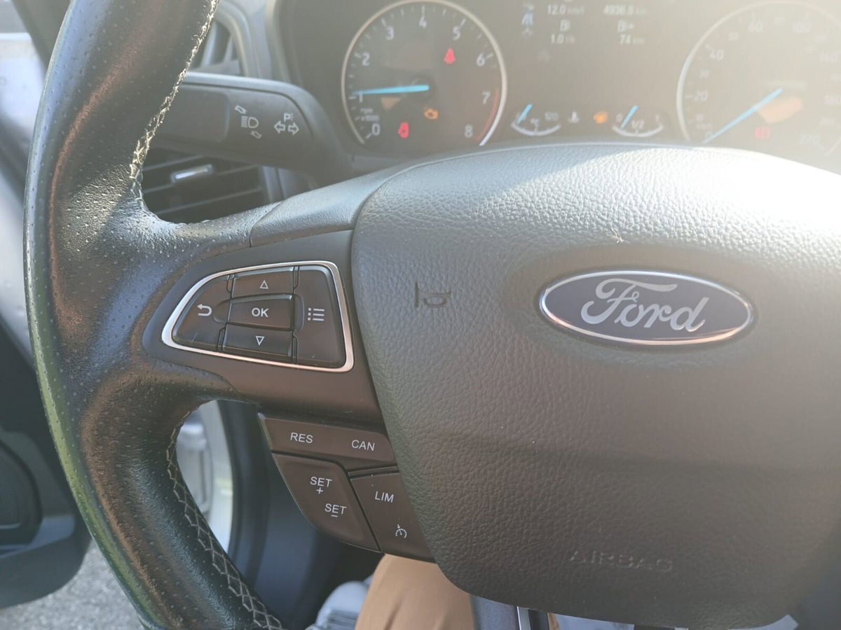Ford EcoSport 1.0 EcoBoost 100 CV ST-Line (14)