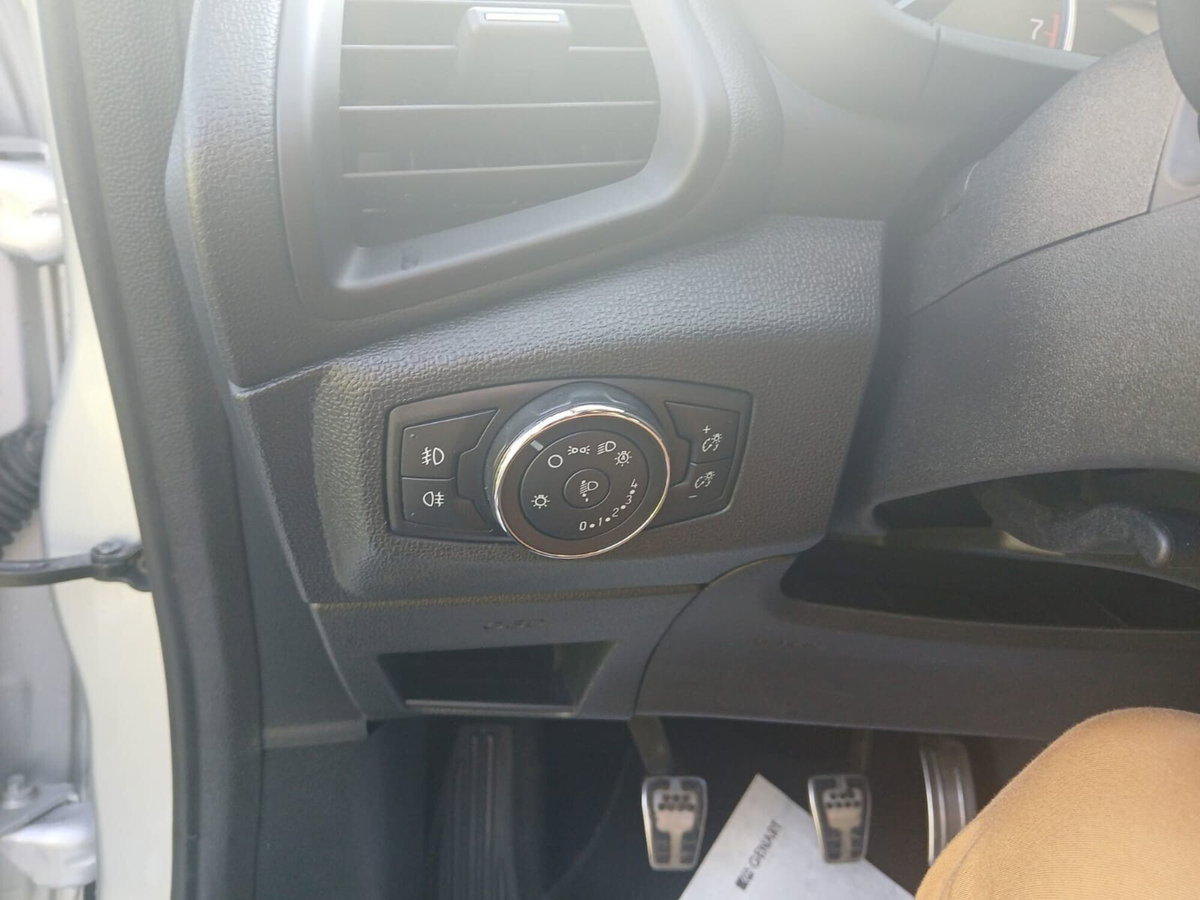 Ford EcoSport 1.0 EcoBoost 100 CV ST-Line (17)