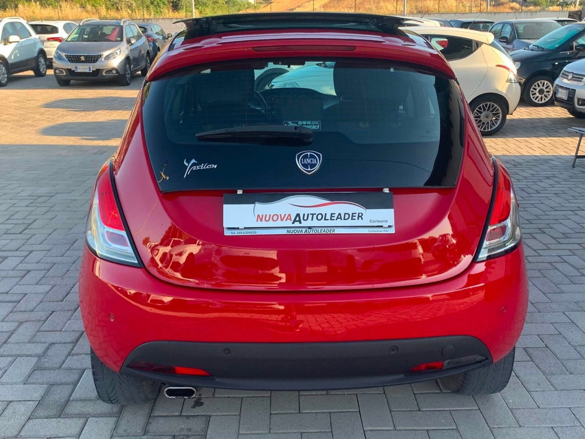 Lancia Ypsilon 1.2 69 CV 5 porte Platinum (4)