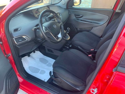 Lancia Ypsilon 1.2 69 CV 5 porte Platinum (8)