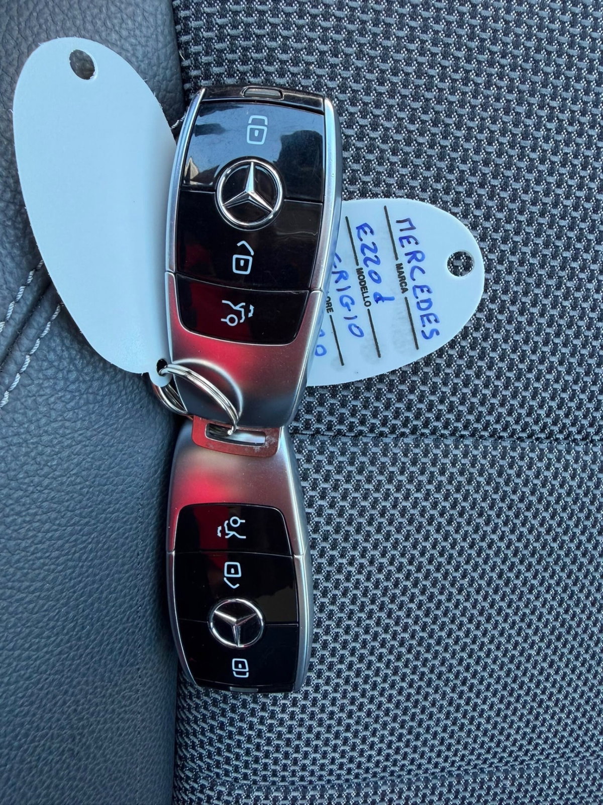 Mercedes-Benz Classe E 220 d Auto Premium Plus (15)