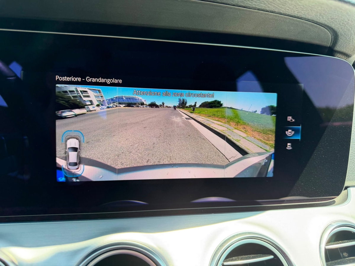 Mercedes-Benz Classe E 220 d Auto Premium Plus (17)