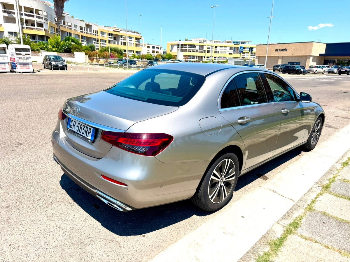 Mercedes-Benz Classe E 220 d Auto Premium Plus (6)