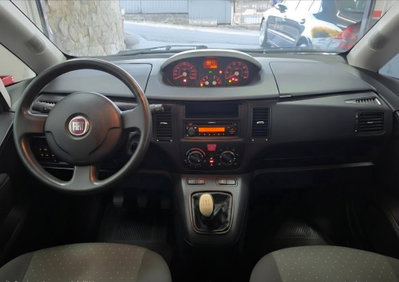 Fiat Idea 1.2 16V BlackLabel (6)