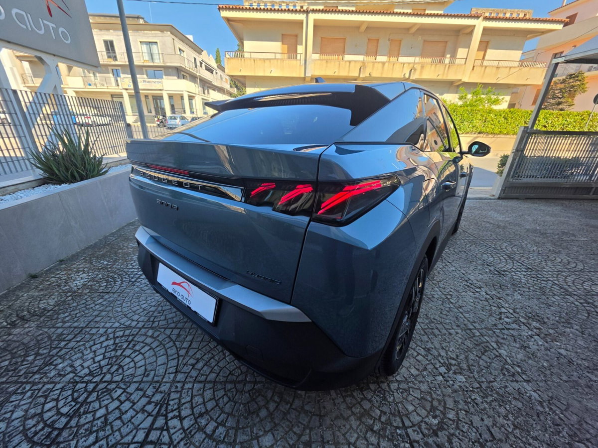 Peugeot 3008 1.2 hybrid GT Exclusive 145cv e-dcs6 (11)