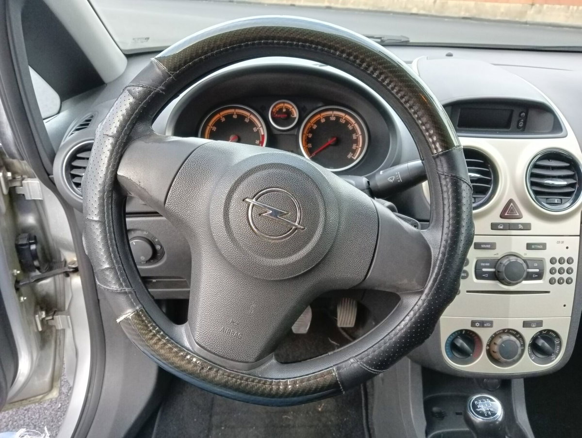 Opel Corsa 1.2 80CV 5 porte GPL-TECH Club (9)