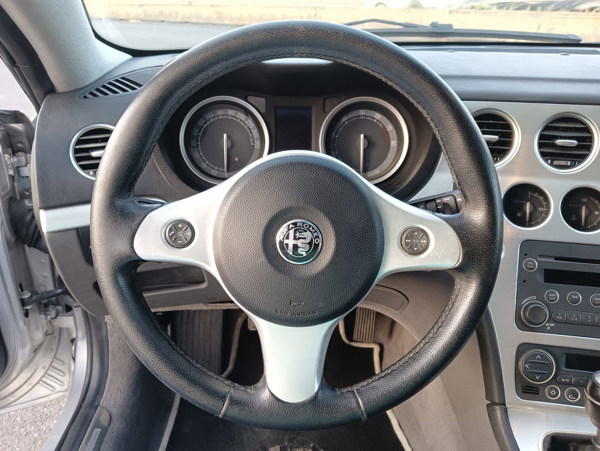 Alfa Romeo Brera 2.2 JTS Sky Window (9)