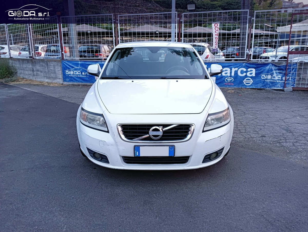 Volvo V50 D4 Geartronic Kinetic (2)