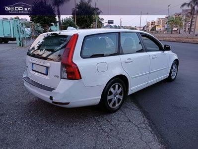 Volvo V50 D4 Geartronic Kinetic (4)