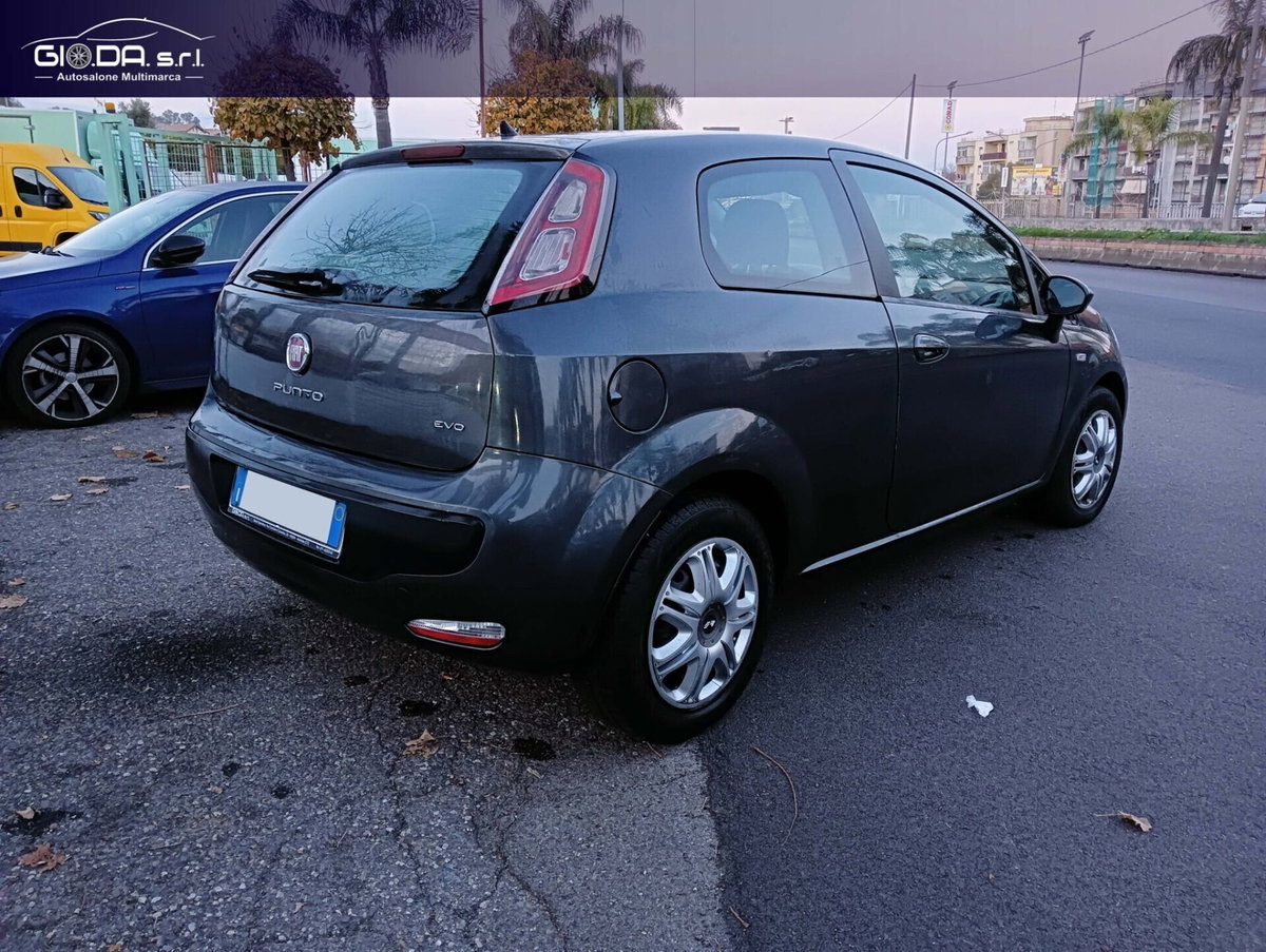 Fiat Punto Evo 1.3 Mjt 90 CV 3 porte Dualogic Dynamic (4)