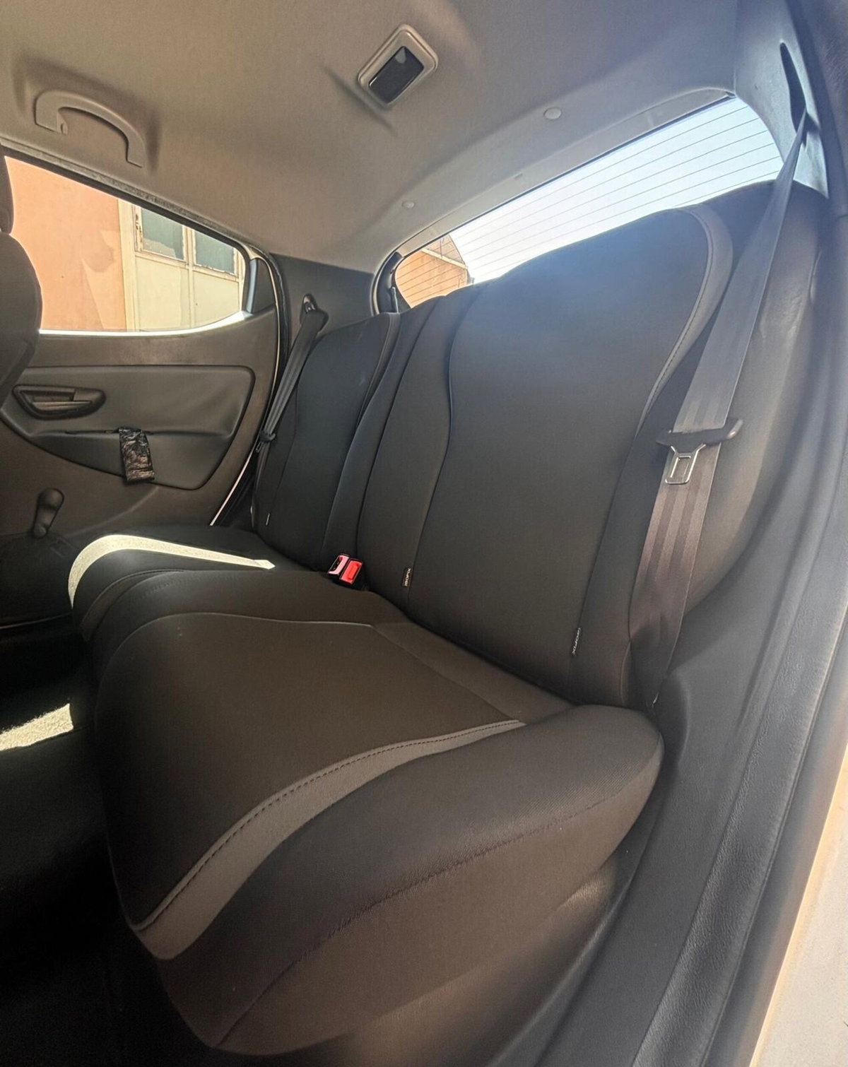 Lancia Ypsilon 1.2 69 CV 5 porte GPL Ecochic Silver (10)