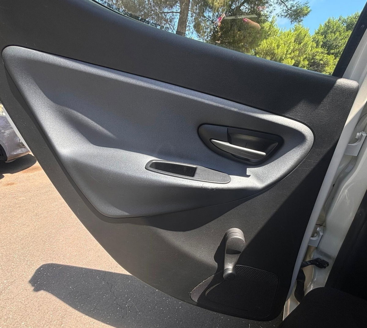 Lancia Ypsilon 1.2 69 CV 5 porte GPL Ecochic Silver (12)