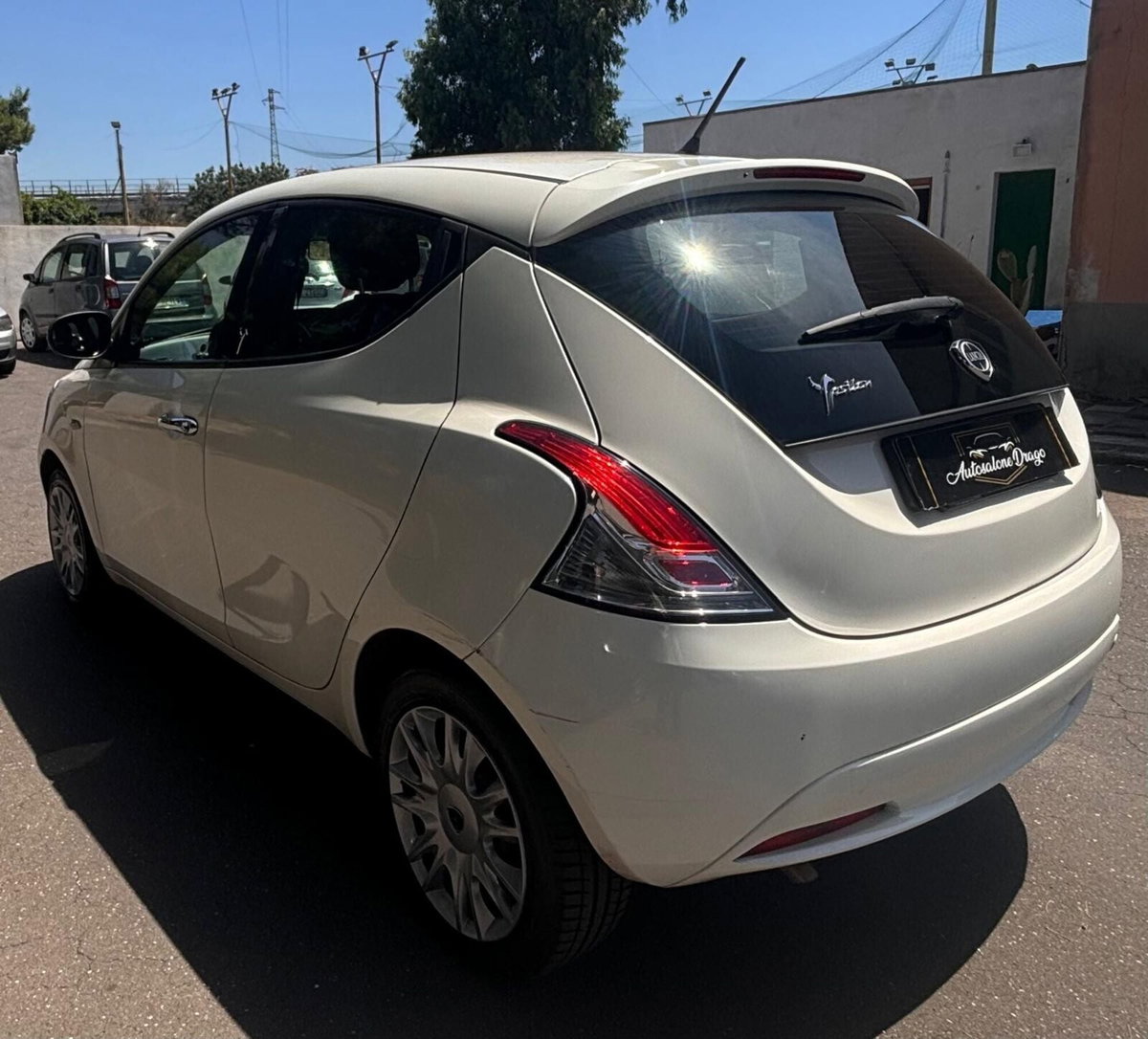 Lancia Ypsilon 1.2 69 CV 5 porte GPL Ecochic Silver (6)