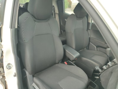 Mahindra KUV100 KUV100 1.2 VVT M-Bifuel(GPL) K8 (11)