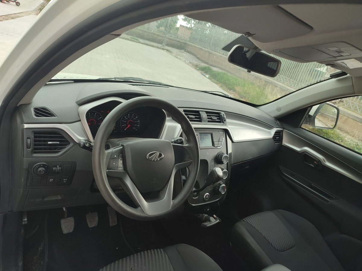 Mahindra KUV100 KUV100 1.2 VVT M-Bifuel(GPL) K8 (9)