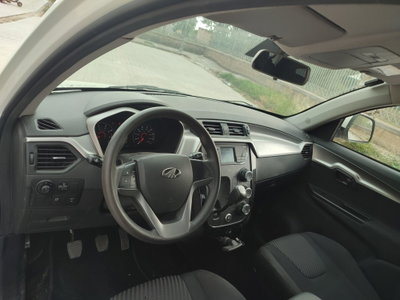 Mahindra KUV100 KUV100 1.2 VVT M-Bifuel(GPL) K8 (9)