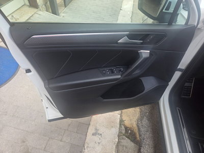 Volkswagen Tiguan 2.0 TDI 150 CV SCR DSG 4MOTION R-Line (16)