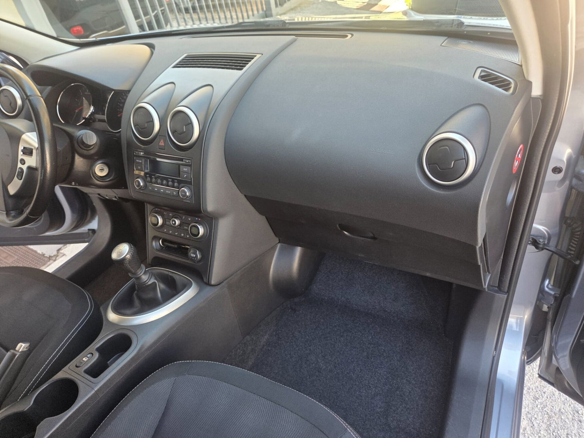 Nissan Qashqai 1.5 dCi Visia (15)