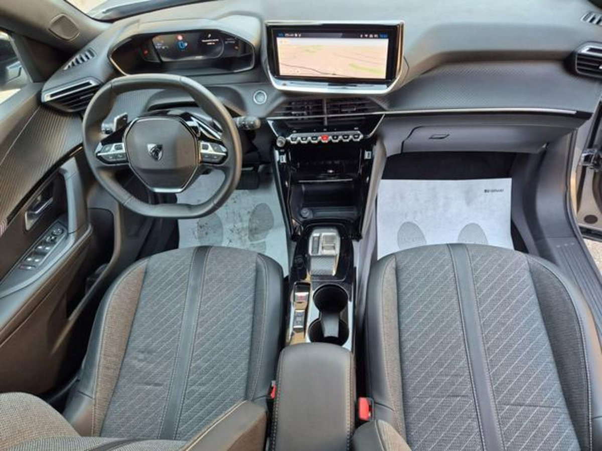Peugeot 2008 1.2 hybrid Allure 145cv e-dcs6 (12)