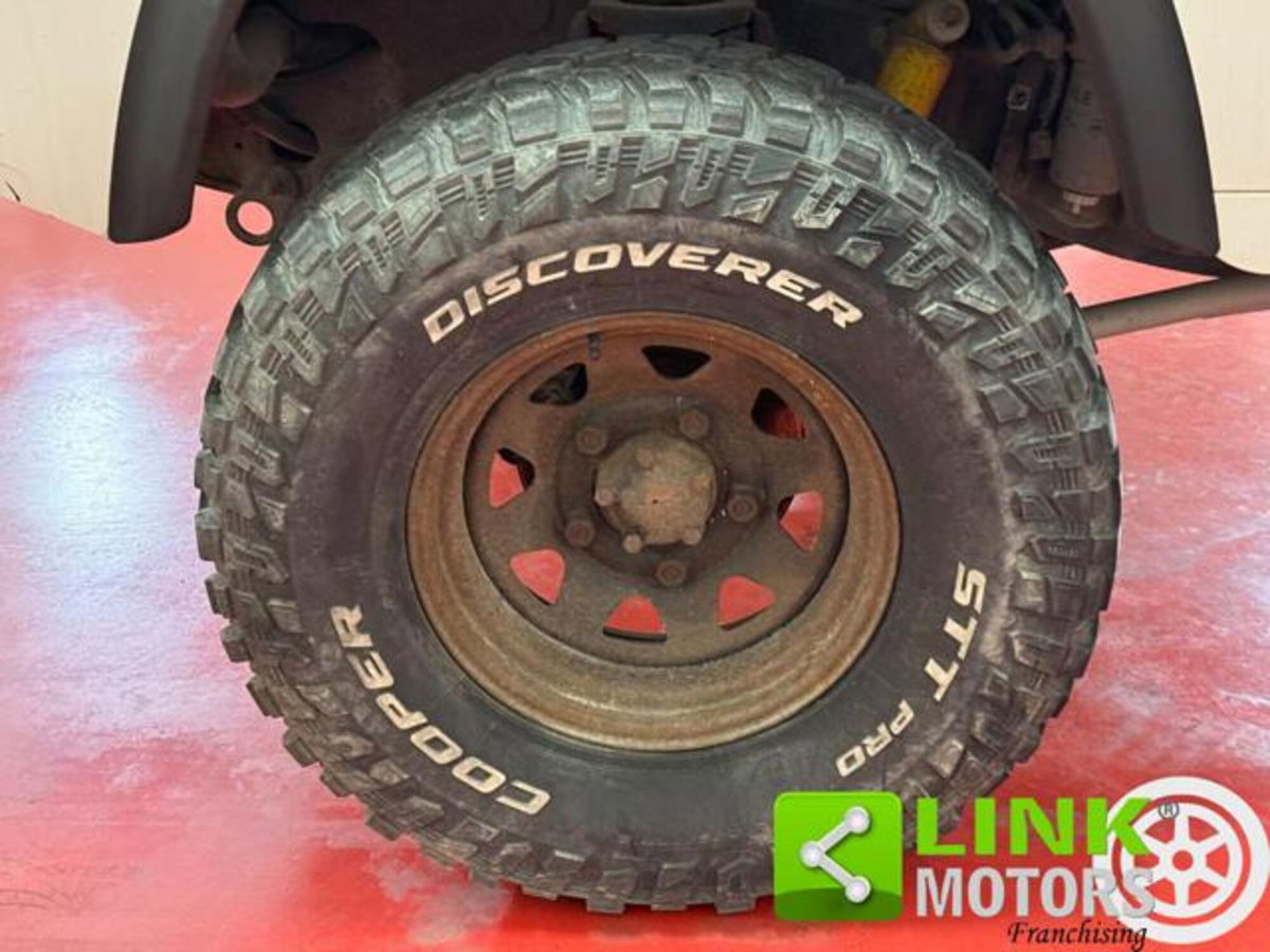 Land Rover Defender 90 2.5 Td5 Station Wagon (19)