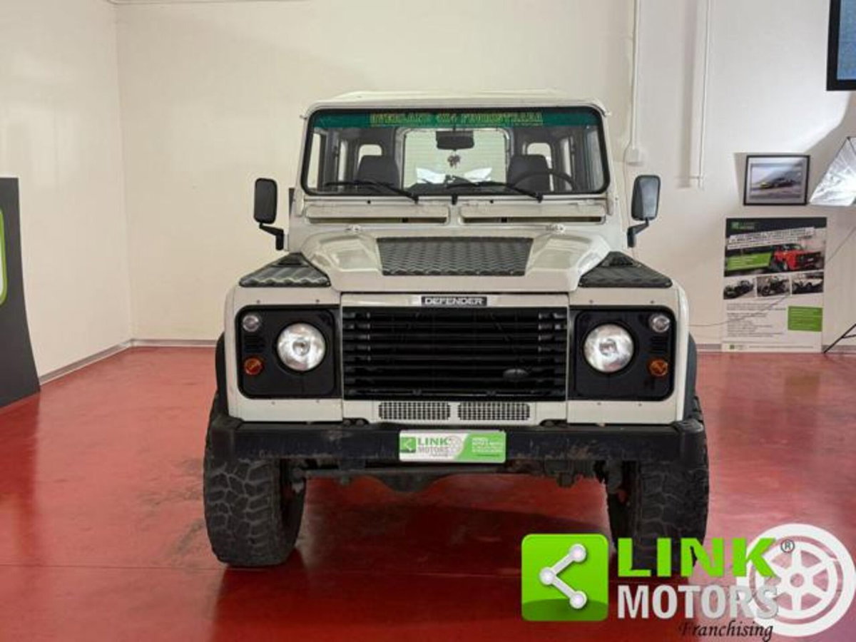 Land Rover Defender 90 2.5 Td5 Station Wagon (2)