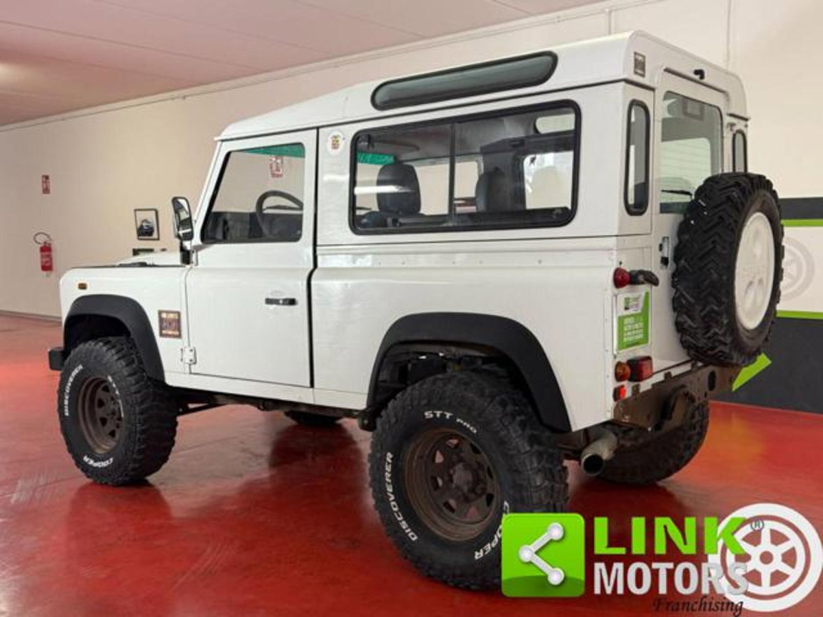 Land Rover Defender 90 2.5 Td5 Station Wagon (4)