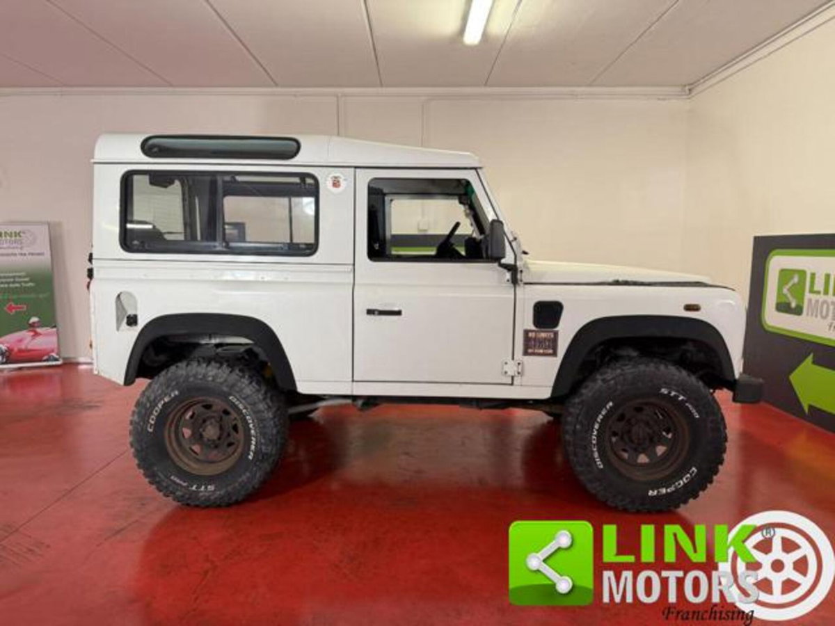 Land Rover Defender 90 2.5 Td5 Station Wagon (7)