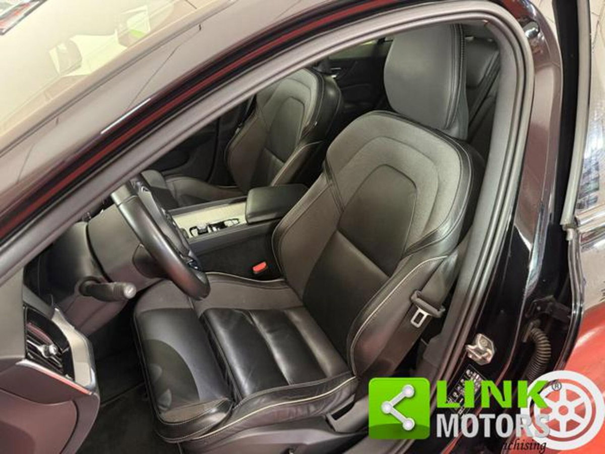 Volvo V60 D3 Geartronic R-design (10)
