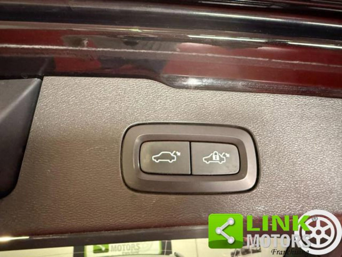 Volvo V60 D3 Geartronic R-design (16)
