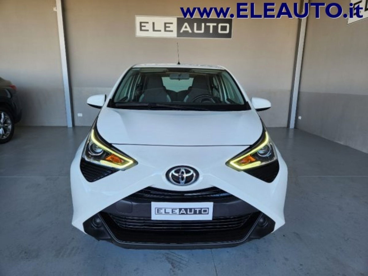 Toyota Aygo Connect 1.0 VVT-i 72 CV 5 porte x-music MMT (2)