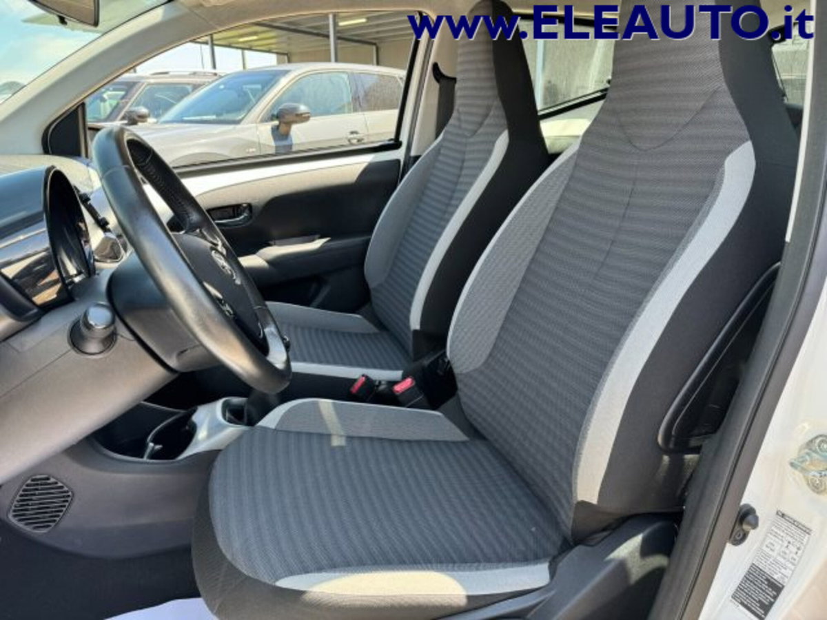 Toyota Aygo Connect 1.0 VVT-i 72 CV 5 porte x-music MMT (8)