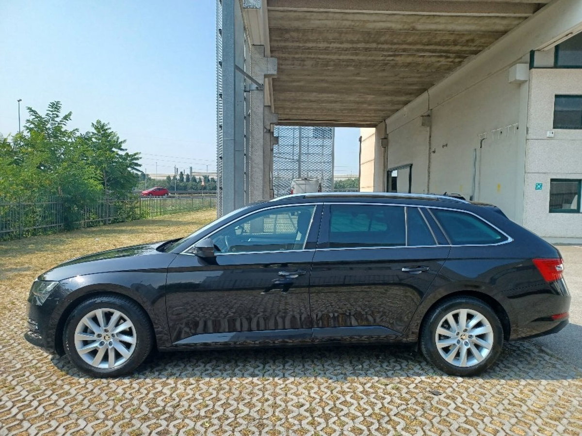 Skoda Superb Station Wagon 1.6 TDI SCR DSG Wagon Executive (6)