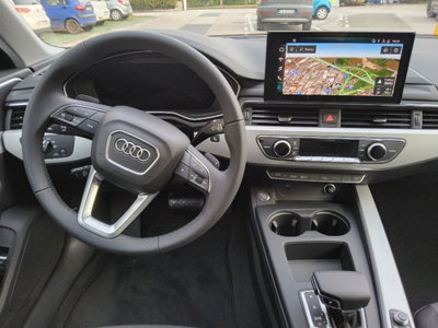 Audi A4 Avant 30 TDI/136 CV S tronic Business Advanced (7)