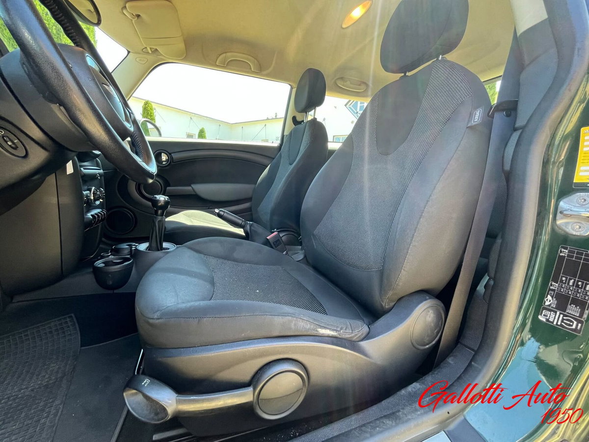 MINI Mini 1.6 16V One D (9)