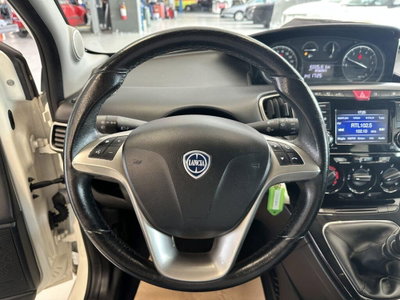 Lancia Ypsilon 1.2 69 CV 5 porte Mya (10)