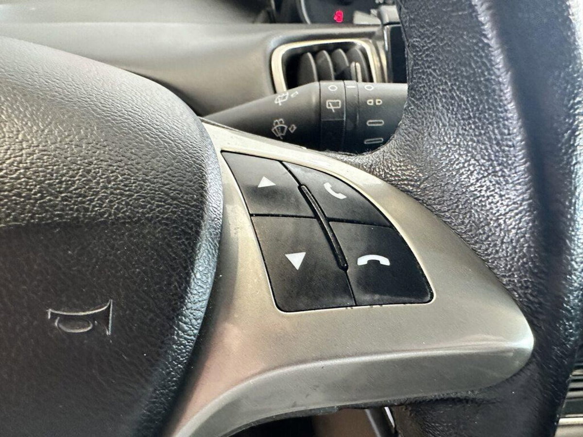 Lancia Ypsilon 1.2 69 CV 5 porte Mya (12)